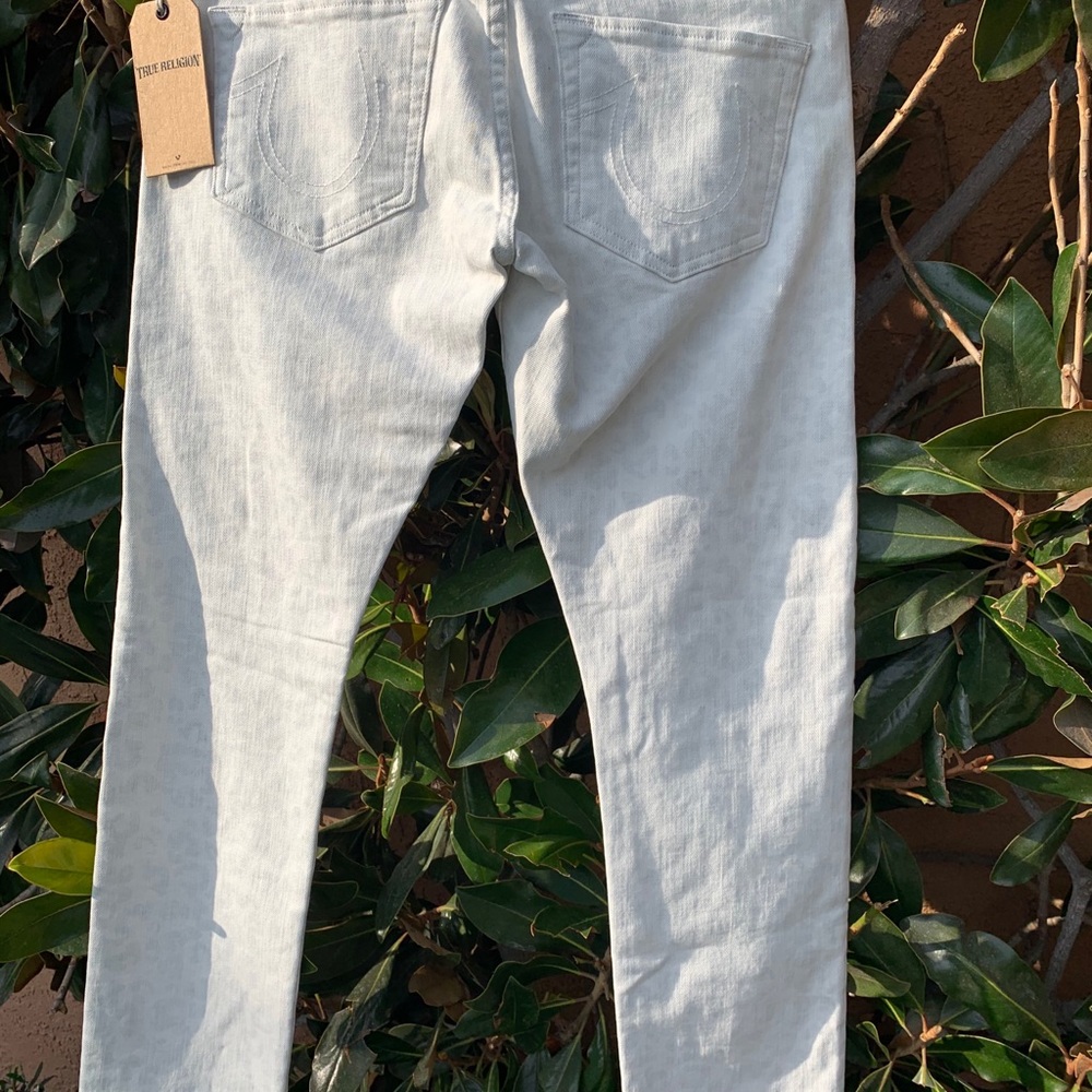 Brand new TRUE RELIGION JEANS exclusive